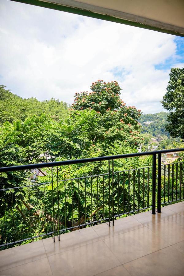 Funk Bunk - Mount View Lodge Kandy Buitenkant foto
