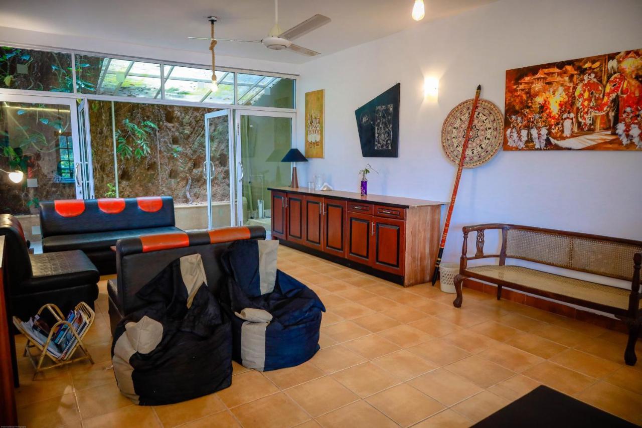 Funk Bunk - Mount View Lodge Kandy Buitenkant foto