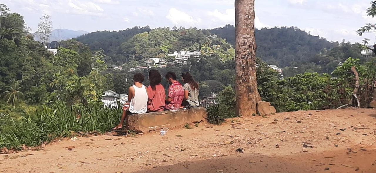 Funk Bunk - Mount View Lodge Kandy Buitenkant foto